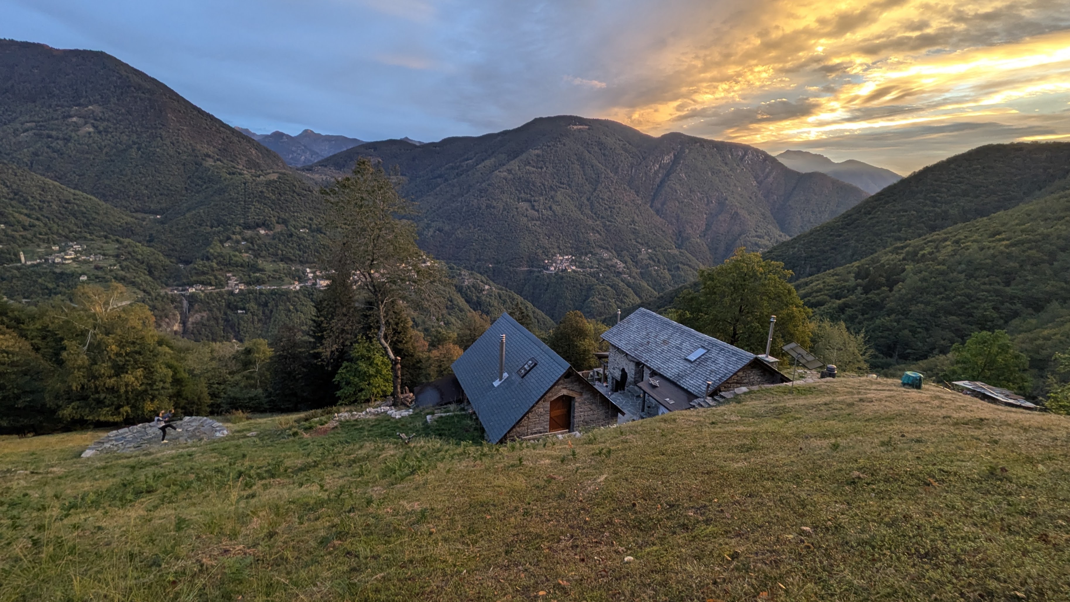 Alp Collo mit Onsernonetal Panorama